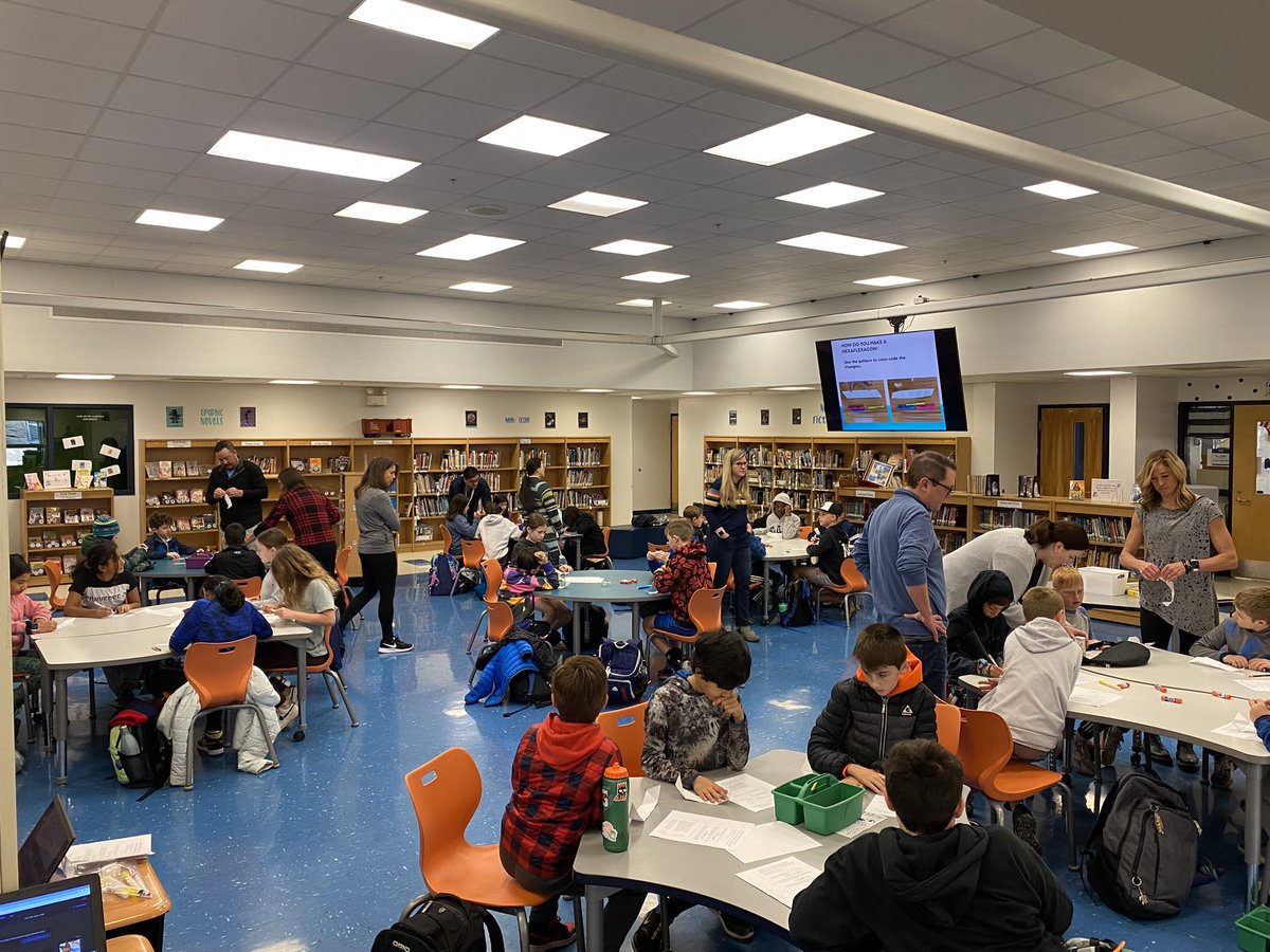 MADISONCUSD200's tweet image. Math Club is hopping into the weekend with 3 staff and 4 parent volunteers helping kids build trihexaflexagons! #mathclub #madisonstrong #yourcommunityschools