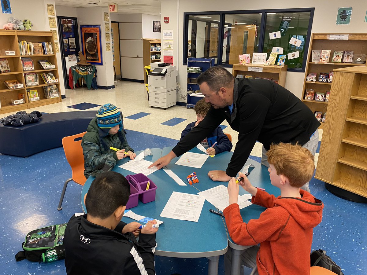 MADISONCUSD200's tweet image. Math Club is hopping into the weekend with 3 staff and 4 parent volunteers helping kids build trihexaflexagons! #mathclub #madisonstrong #yourcommunityschools