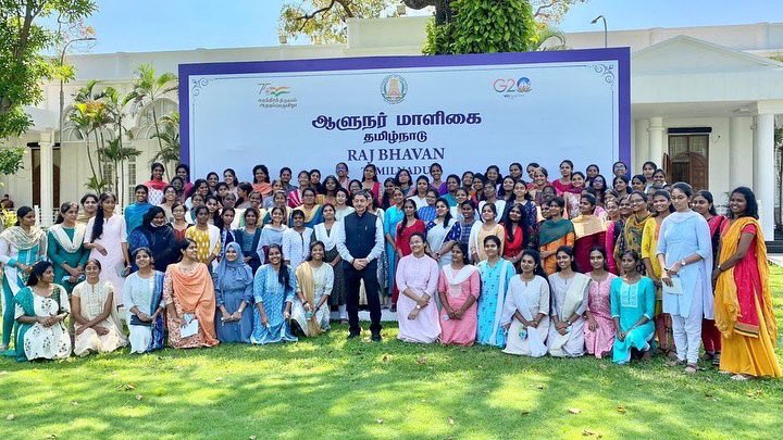 aramias_academy's tweet photo. ARAM students and staff with Honourable Tamilnadu Governor Thiru R.N.Ravi!

#aramiasacademy #iasacademycentre #iasmotivation #upsc2023 #upscexam #CSE2023 #upscmotivation #iasacademy #civilservicespreparation #IAS #IPS #IFS #Civilservices #collector #weekend #PCM https://t.co/DMH4nXt3pM