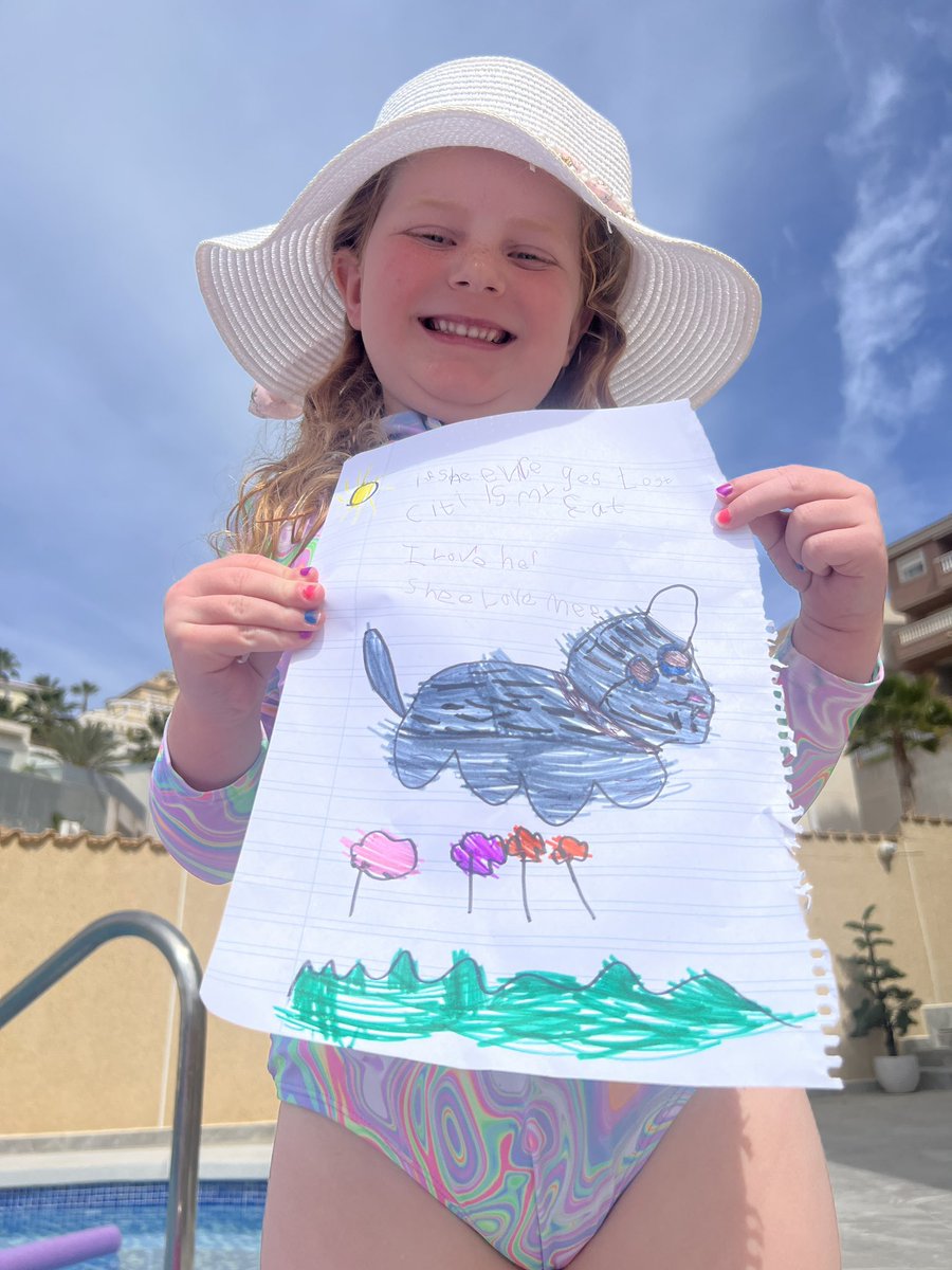 beth249927's tweet photo. @QRA_2029FS2 Olivia wanted me to show her teachers her holiday homework☀️ https://t.co/kQsXme0hGn