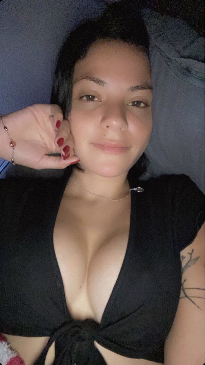 Nickole699's tweet photo. Te gustaría una pajita con estas tetas 🤤🤤🔥🔥😇 estoy súper caliente 🔥🔥🔥😈😈@PutasYCornudos https://t.co/ciuAKsMvH9
