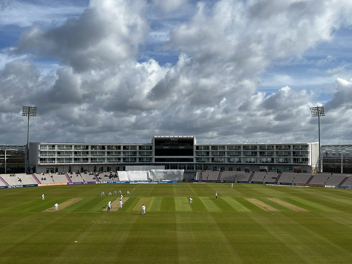 VickiElmer's tweet photo. Good to be back at the Bowl watching @hantscricket on day 1 of the new Championship season. And there’s even been sunshine! Wonder how long my Twitter return will last this season though?! Must make more effort! Good start lads 👏 https://t.co/j3Czl35fnJ