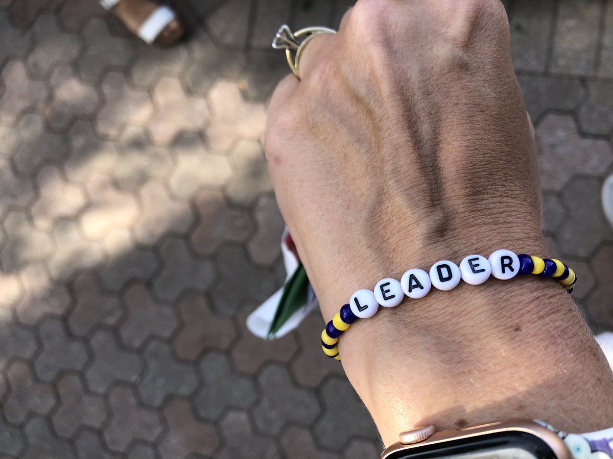 Check out my new bracelet I got this morning from <a href="/LelyLionsRoar/">Lely Elementary</a> Market place score in <a href="/LPEPanthers/">Lake Park Elementary</a>  colors!