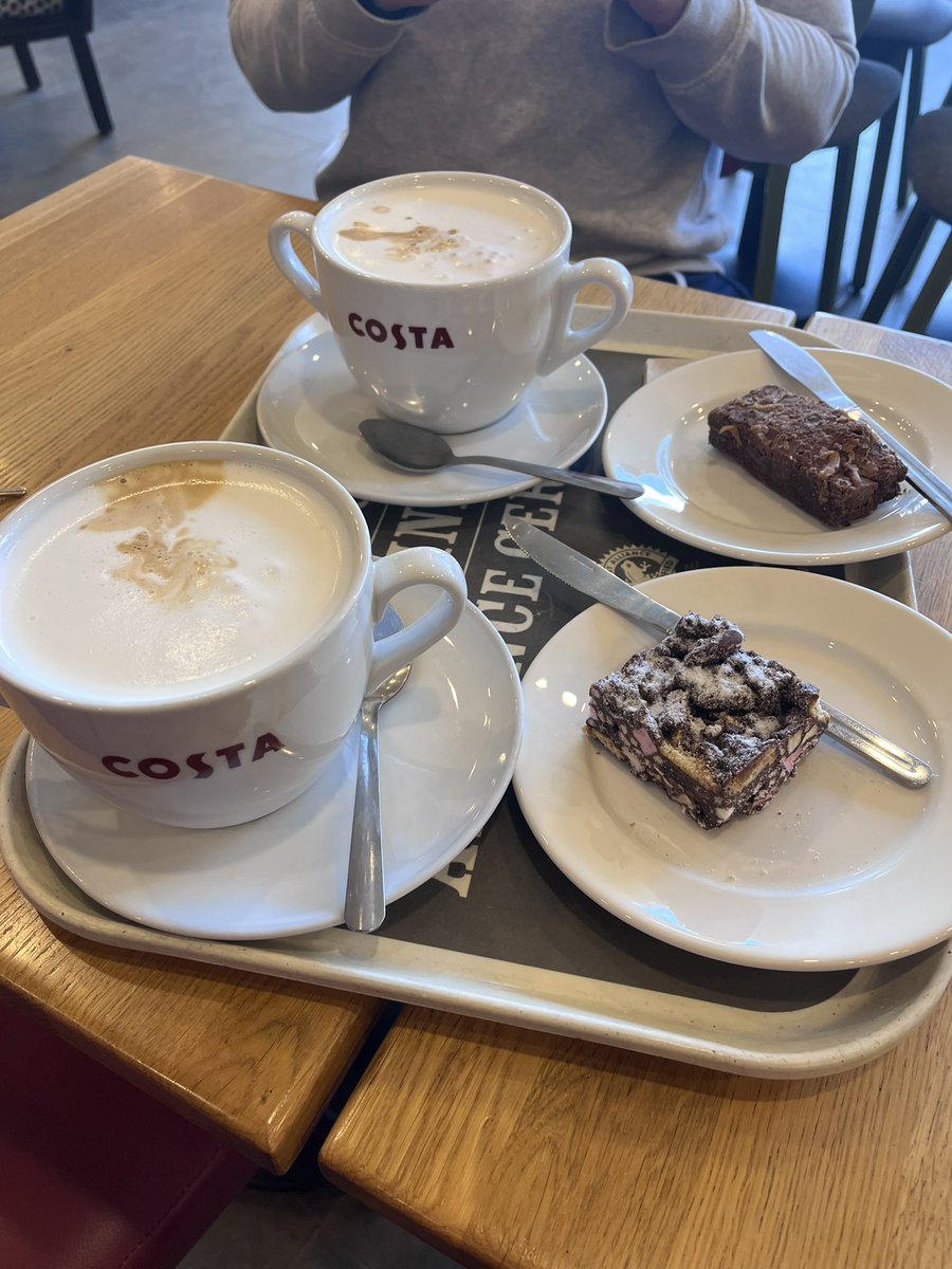 GaryGPN's tweet photo. No longer working Thursdays. Long weekend for me. Coffee and catchup with @melloswfc 💙 https://t.co/Ttr9J7EOba