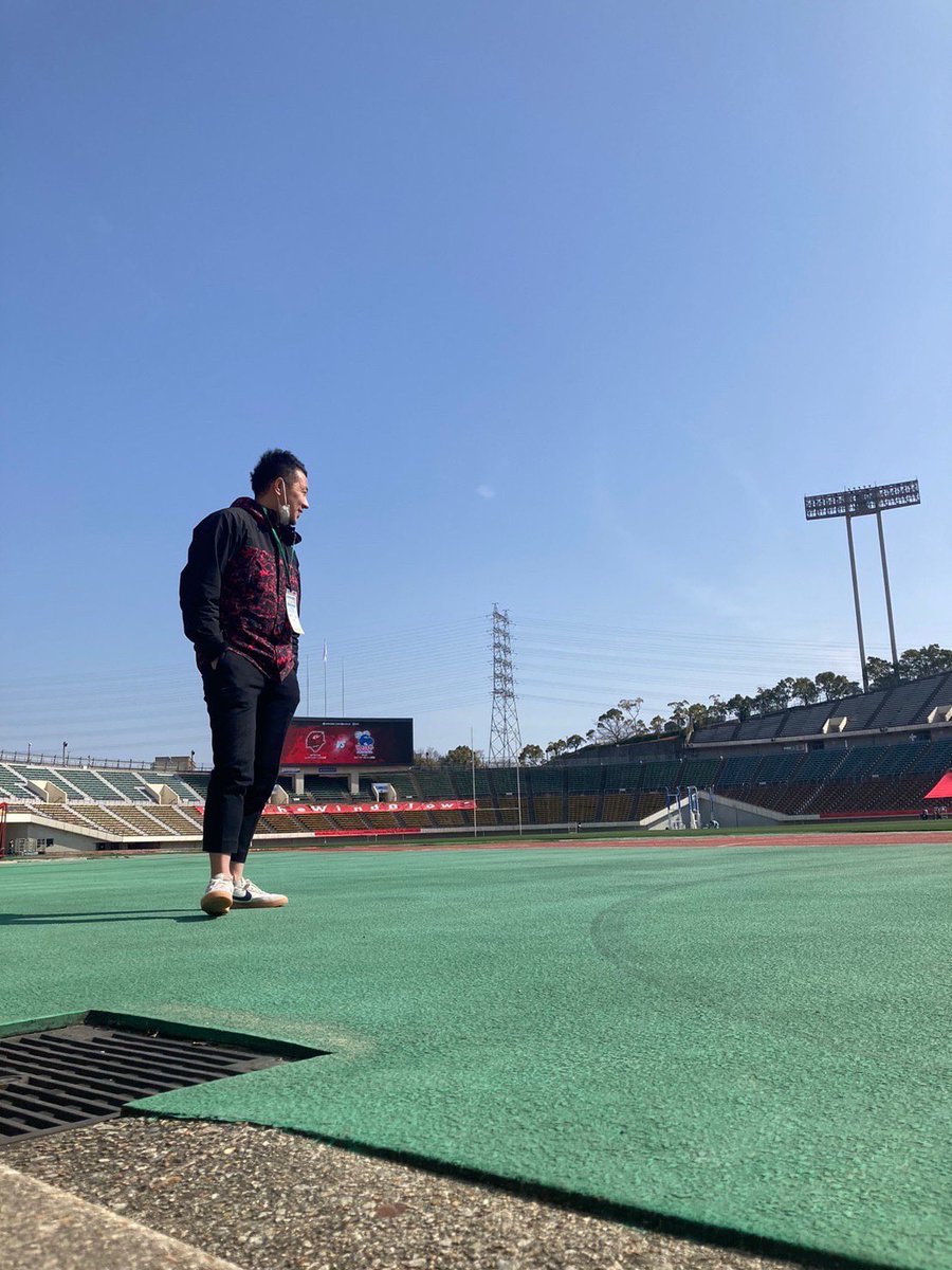 fmrcmember's tweet photo. ばば
4年生　出身 : 東京
ポジション : FL

「人生でやり残したことはラグビーを頑張ることなんですよ」是非人生を全うして悔いのない余生を送って欲しい。ラグビー部を裏から操る黒幕でもある。社会人として働いた経験がある。離婚の経験もある。最近の推しは八掛うみ。 https://t.co/kBLgzS06Gz