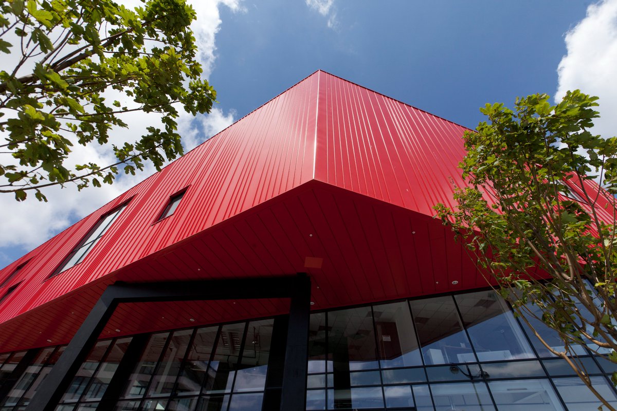Progsystems's tweet image. Looking back at one of our previous projects, Plymouth School of Creative Arts.

We worked with main contractor @kiergroup and delivered roofing and cladding works worth around £500k.

We hope you&apos;ll agree, the results are pretty striking!

#plymouth #devon #building #contractor