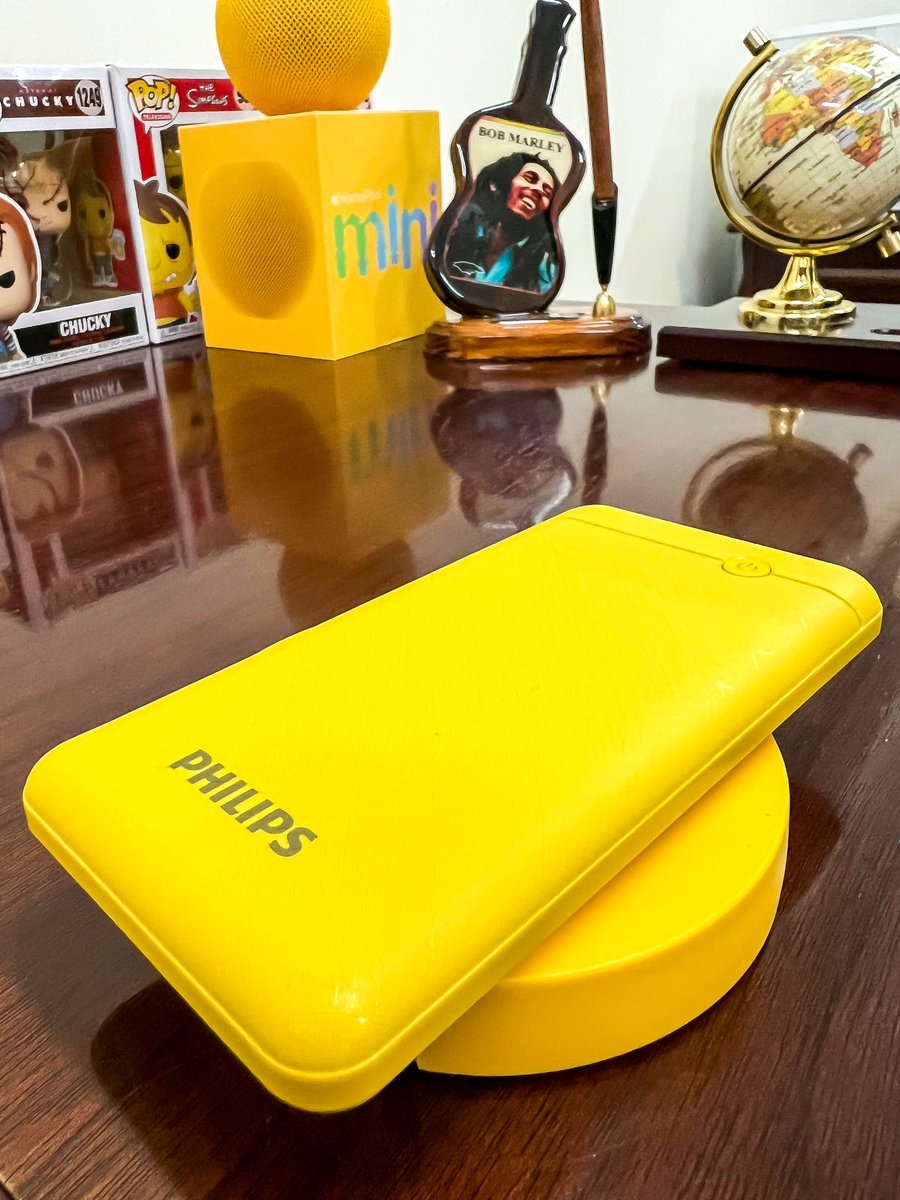 iTweetMagazines's tweet photo. Yellow has and continues to be my all time favorite color 🟡 the battery bank by Phillips made it possible to own it. Love it ✔️🟡 https://t.co/ojsO6l5PMa