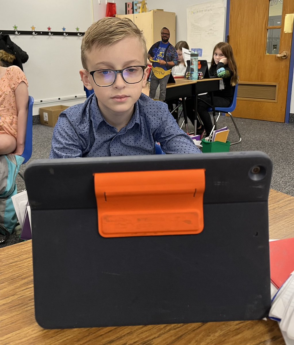 Xander Curtis has Dad looking over his shoulder! He is happy to celebrate his favorite Assistant Principal during #apweek23
#1gc