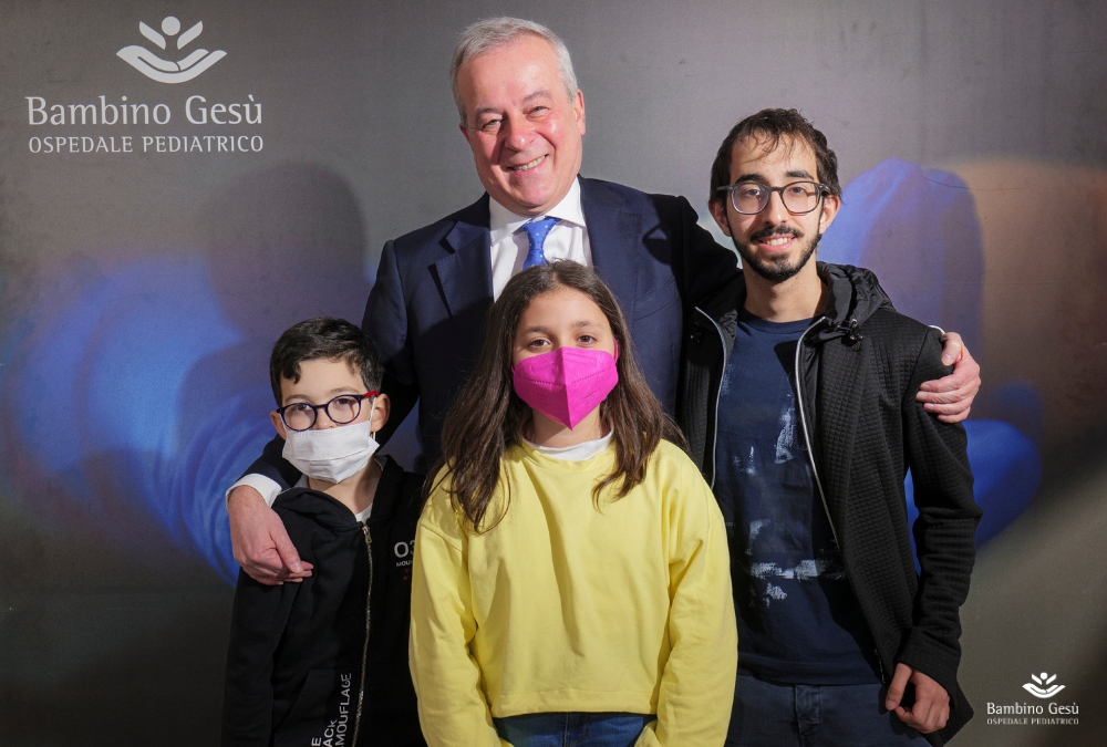 bambinogesu's tweet photo. #tumorisolidi: la prima terapia genica con cellule CAR T in grado di curare - con buona probabilità di successo - le forme più gravi di #neuroblastoma.
➡️https://t.co/L1N8JfvVdu
Il trattamento ha un'efficacia che supera il 60% https://t.co/MgsEov3UXD