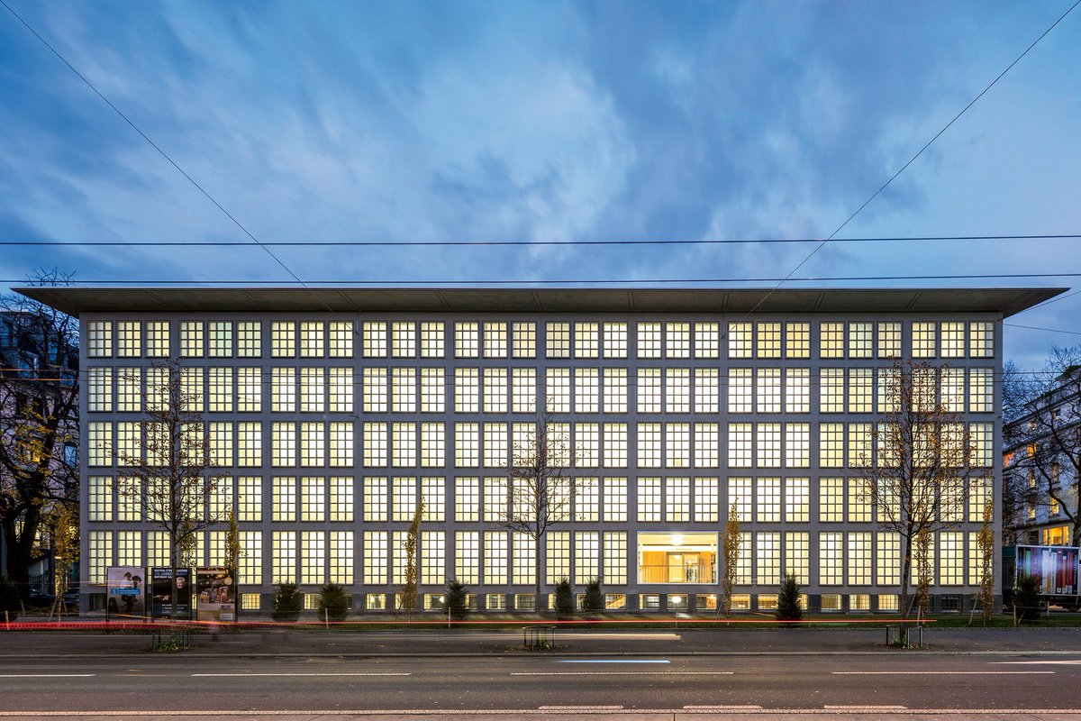 Interesse, einen der schönsten Bibliotheksstandorte zu leiten und mit wunderbaren Bibliotheksmenschen zusammenzuarbeiten? Dann meldet Euch. Sorge, dass Ihr dafür (noch) nicht alle Qualifikationen mitbringt? Meldet Euch trotzdem, wir helfen dabei gern. 😊
jobs.lu.ch/offene-stellen…