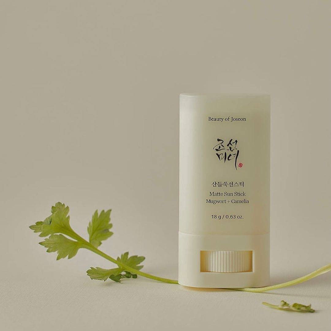 dichanaengstore's tweet photo. beauty of joseon matte sun stick 18g spf50 pa++ - preorder ♡ มาตามคำเรียกร้องแล้วคับ กันแดดในรูปแบบแท่ง พกพาระหว่างวัน  เนียนไปกับผิว เติมระหว่างวันได้ แท่งละ 369.- บาท เมนชั่นจอง/ล็อคแอคเดมคับ จ่ายเงินตอนของถึงไทยน้า 🤏🏻 https://t.co/MNWeQggmUc