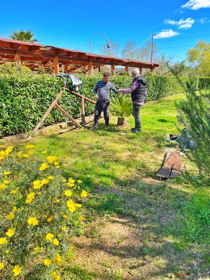 ZicaEliana's tweet photo. “(Ri)costruire ponti:La manutenzione come filosofia di vita.”💖👍

#CooperativaSocialeAlDíLàDeiSogni #FattoriaAlDíLàDeiSogni #BeneConfiscato #AlbertoVarone #Terre #DonPeppeDiana #Maiano #SessaAurunca @insinnaflavio https://t.co/umLF5NKa2r