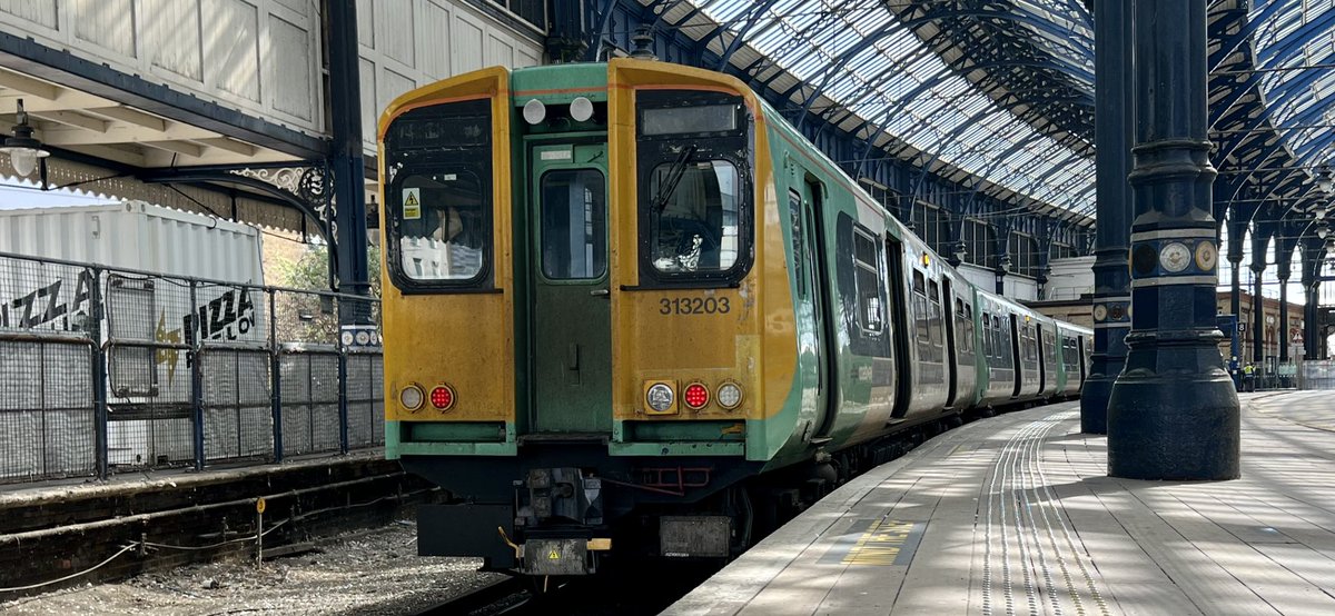 PlatformEdge1's tweet image. Time to go on the Seaford branch 👀

313203 is my unit all the way to Seaford #Class313