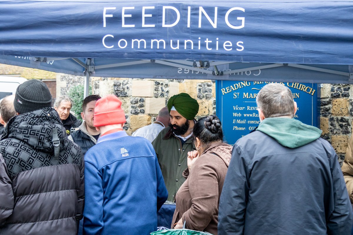 The Feeding Communities team was out once again in the centre of Reading as they hosted a pizza pop-up at Reading Minster Church to feed those in need of a hot meal. 

Chefs Dean Collins and Paul Bannister cooked up 60 pizzas made from 100% surplus produce.
