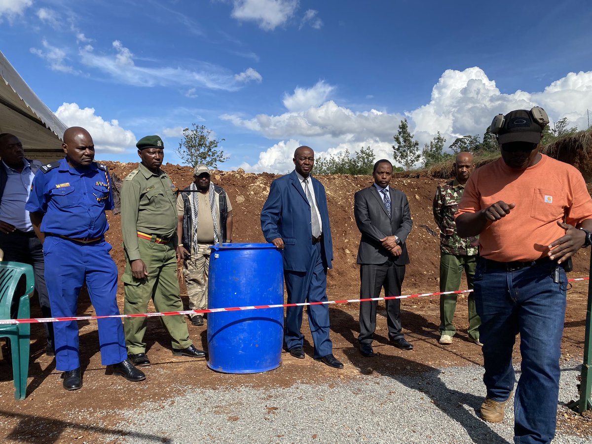 chriskirwa's tweet photo. Ready 🔥🔥🔥 Kiambu Security Team with AVALON THE International Point of Contact from IDPA , Assistant Match director Ronin from Romania &amp; Sammy Onyango The Match Director of  @NGAO_Kenya at #KirigitiShootingRange right now - Final inspection https://t.co/hnK75HzwIl https://t.co/mJGk8d7Cdw