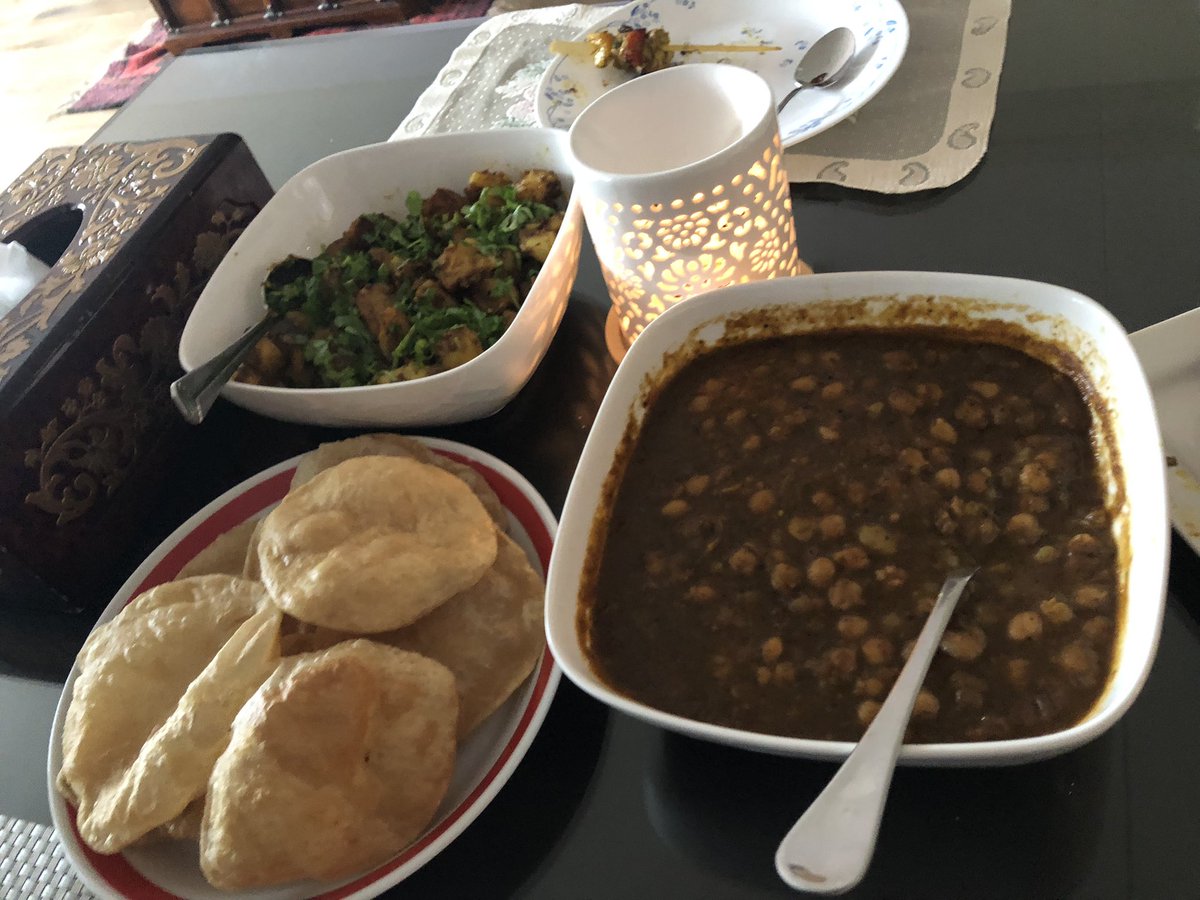 Indian Delicious Lunch 🥘🍢🍗🍢 #lunch #poori #choley #aloosabzi #paneertikka #chickentikka #tastyfood #foodie #flavorful #homemade #foodstyling #foodphotography