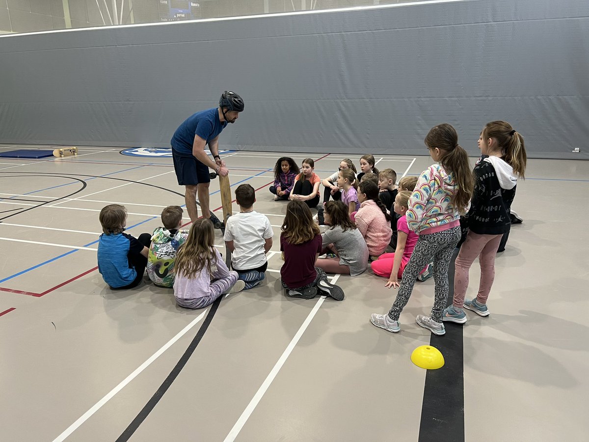 physedu's tweet photo. 🛹 This week, I started my series of skateboarding lessons for the G4-G8 students at our local school.

👀 Check out my full write-up of what our first lesson together, how things went, and where we'll be going next! #PhysEd 

🔗 Here's the link: https://t.co/2uUEs9rl8M https://t.co/8jsDYZQxgT