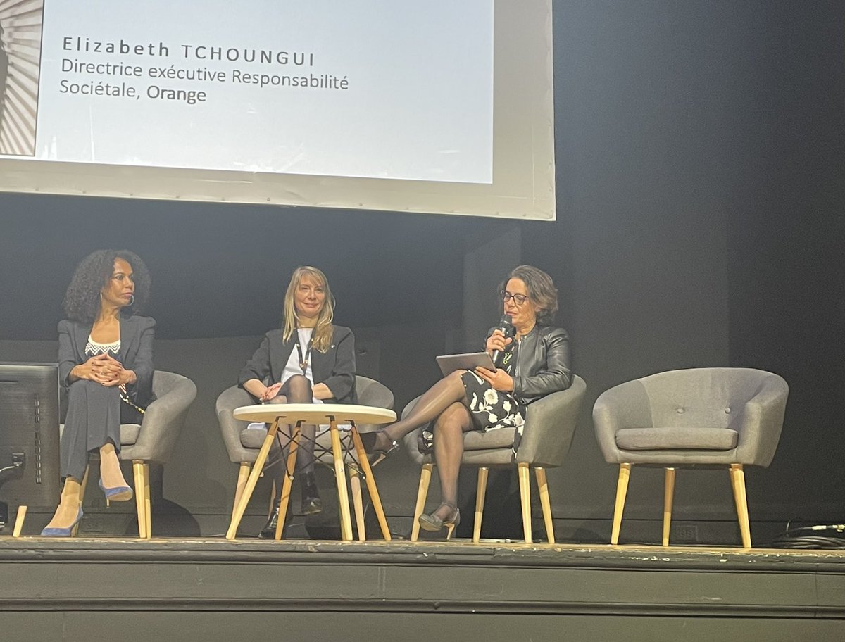 InterElles's tweet photo. « Pour réussir en matière d’innovation il faut s’armer de persévérance car on a besoin de transformer, d’audace pour ouvrir de nouveaux horizons et de bienveillance » ✨💭
#InterL23 https://t.co/lHuMtZCfiw