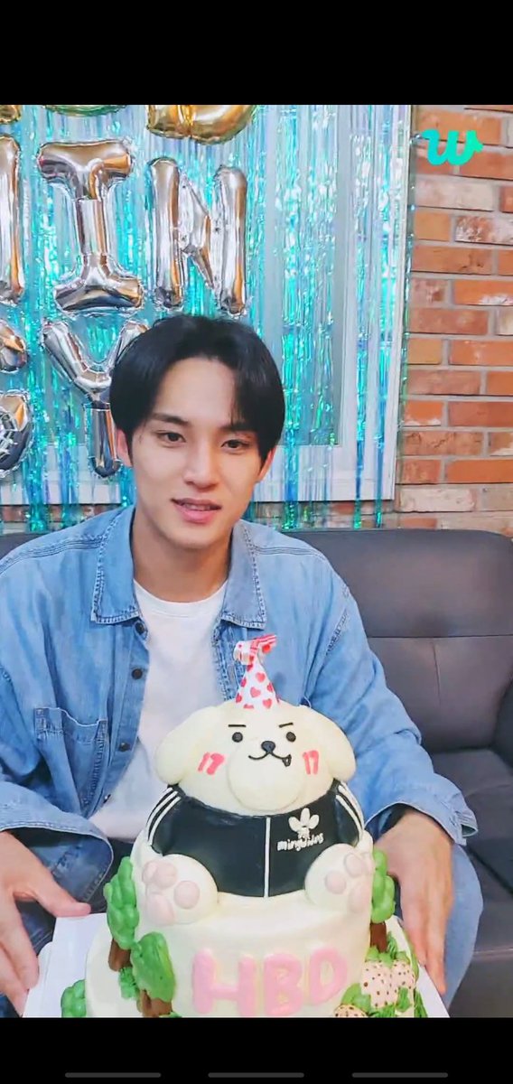 nini0197's tweet image. Happy birthday Mingyu!!🥳🎂🐶🖤
(almost missed the live😂)
#Happy_MINGYU_Day
#MinGYUMakeMySpring
#MingyuDay2023
#민규생일은_아름답기를_따뜻하길
#민규를_사랑하는_406가지_이유
#민규생축 #민규생일은아름답기를따뜻하길 #MINGYU #민규 #SEVENTEEN #세븐틴