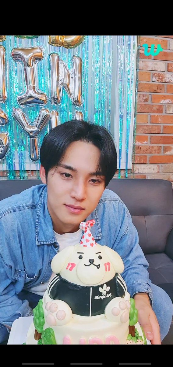 nini0197's tweet image. Happy birthday Mingyu!!🥳🎂🐶🖤
(almost missed the live😂)
#Happy_MINGYU_Day
#MinGYUMakeMySpring
#MingyuDay2023
#민규생일은_아름답기를_따뜻하길
#민규를_사랑하는_406가지_이유
#민규생축 #민규생일은아름답기를따뜻하길 #MINGYU #민규 #SEVENTEEN #세븐틴