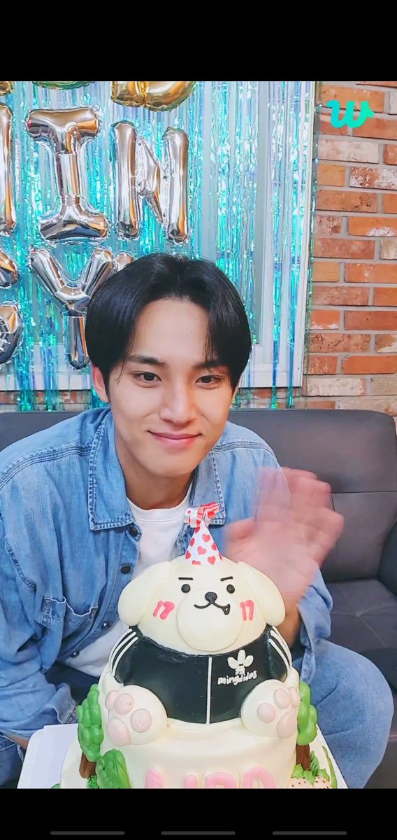 nini0197's tweet image. Happy birthday Mingyu!!🥳🎂🐶🖤
(almost missed the live😂)
#Happy_MINGYU_Day
#MinGYUMakeMySpring
#MingyuDay2023
#민규생일은_아름답기를_따뜻하길
#민규를_사랑하는_406가지_이유
#민규생축 #민규생일은아름답기를따뜻하길 #MINGYU #민규 #SEVENTEEN #세븐틴