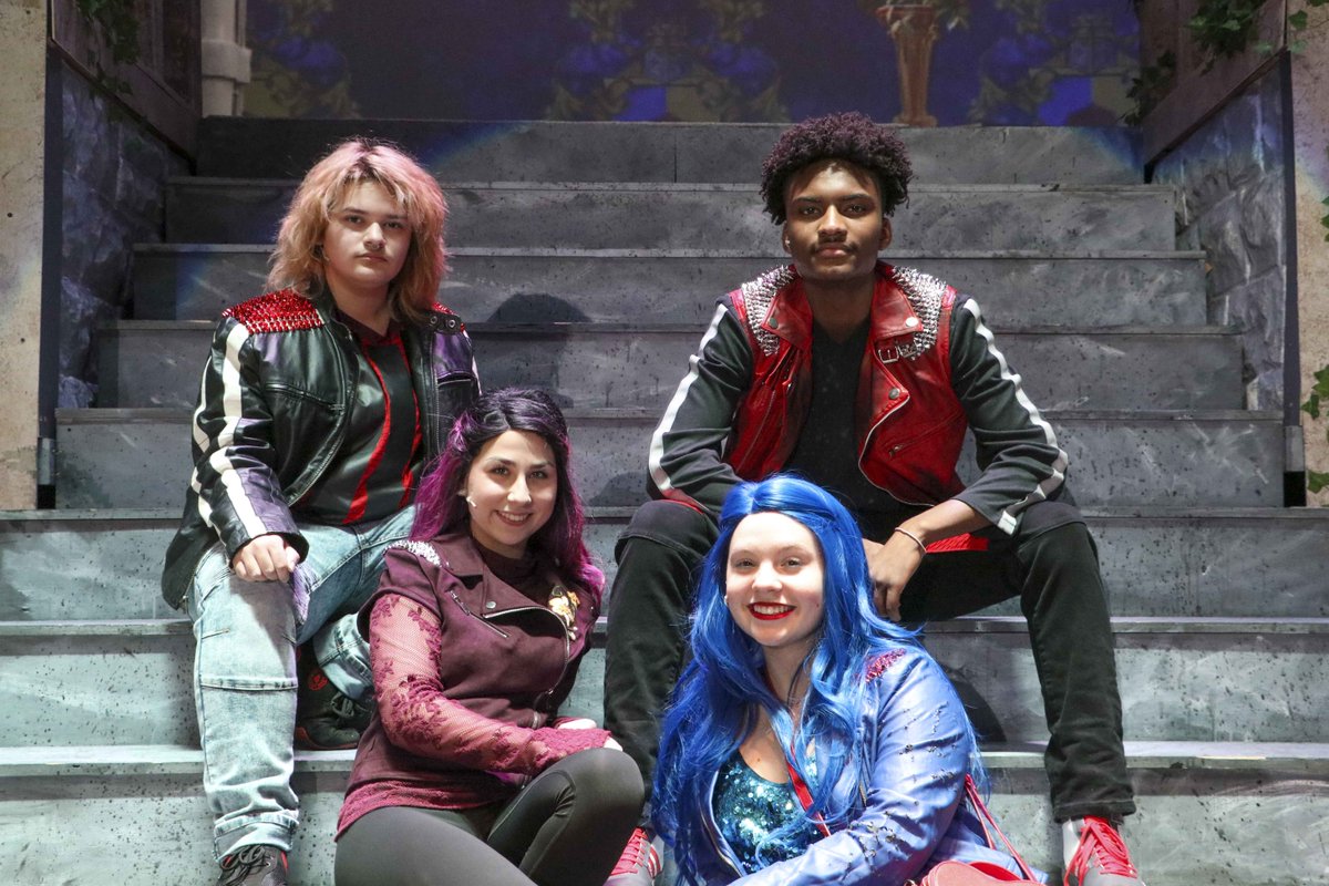🎭 Congratulations to PHS's Pearland Theatre for earning 17 Tommy Tune nominations, out of 19, with their spring production of Disney’s “The Descendants”. Learn more: bit.ly/3ZIAwJw  #BuildPearlandProud 🎭