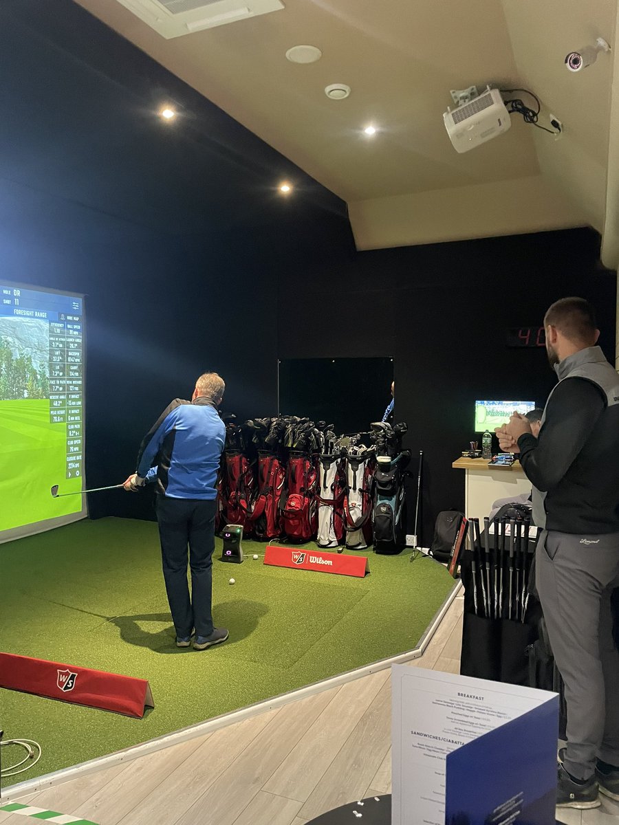 Wilson Fitting day at KGC 🔴⚫️ it’s great to have Chris and John in the studio to offer our members a specialised custom fit experience. Plenty of happy customers! 😁 #dynapower #d9forged #staffmodel