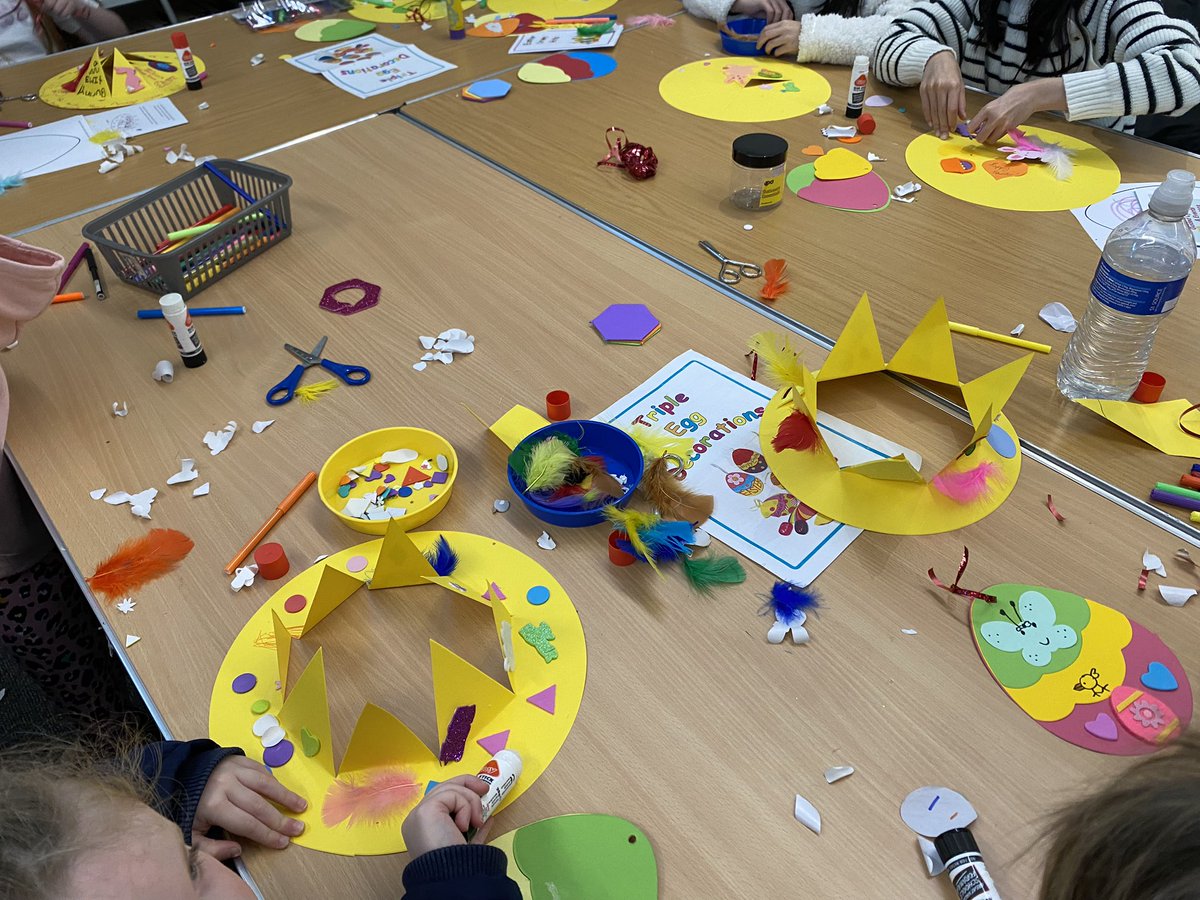 WFlibraries's tweet photo. Great fun had this morning at our #EasterCraft at #NormantonLibrary #EasterCrown #EasterEgg #Easter2023 https://t.co/mHEmXzEva5