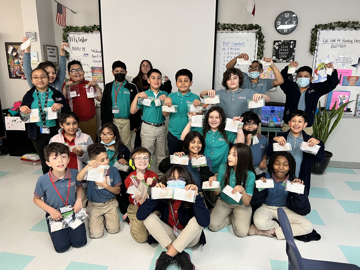 HSAWaco's tweet photo. Fourth Grade got the chance to plant Lima beans and radish seeds to observe the stages of their life cycle. #sciencerocks https://t.co/pO2LNvkDLS