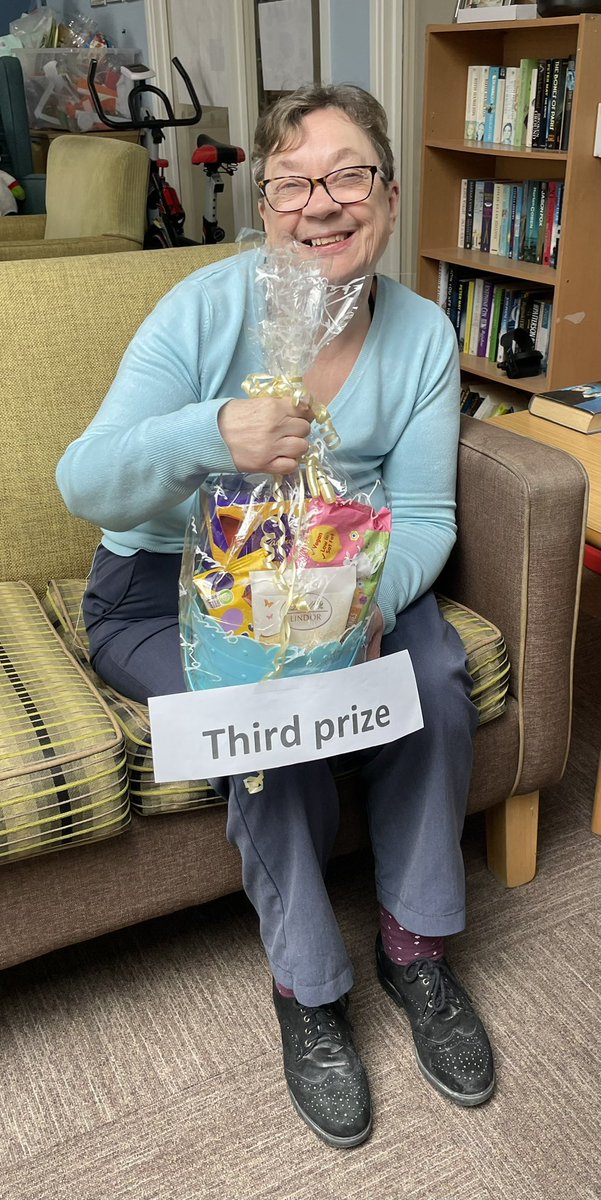 £111 raised for Amblecote Gardens tenants’ fund at the Easter raffle!! The winners show off their prizes. #easter <a href="/ForHousing/">ForHousing</a> <a href="/DawnSpeed9/">Dawn Kelly - ForHousing</a> <a href="/Hannah3Ford3/">Hannah Ford</a>