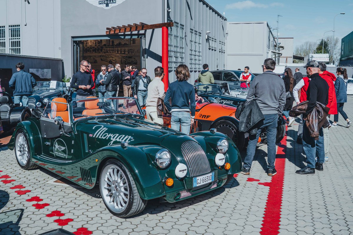 morganmotor's tweet photo. Milan-based Morgan dealership, Romeo Ferraris, has recently opened a new showroom facility to showcase the full Morgan range. Its opening event included the Italian debut of the latest Plus models, which were joined by Super 3 #Morgan #MorganPlus #Super3 #MorganMilan https://t.co/zc6ySMKtUG