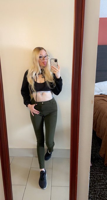 Self Booking for Paid Shoots/Sessions: G/G, Foot fetish, trampling, tickling, ballbusting, bondage, damsel<a href="/tag/lactation"class="tags"><span>#lactation</span></a><a href="/tag/lactationkink"class="tags"><span>#lactationkink</span></a><a href="/tag/lactatingvids"class="tags"><span>#lactatingvids</span></a>