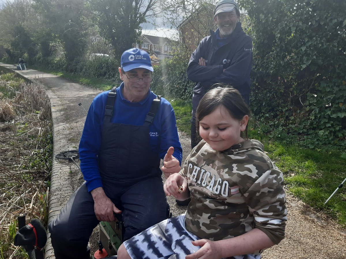 LutfurCRT's tweet photo. Little Elissia caught a little fish today in Tipton. Canal & River Trust Community Roots Walsall & Sandwell Canal & River Trust Canal & River Trust Angling #communityrootsproject #canalandrivertrust https://t.co/1BZmNQxQyI