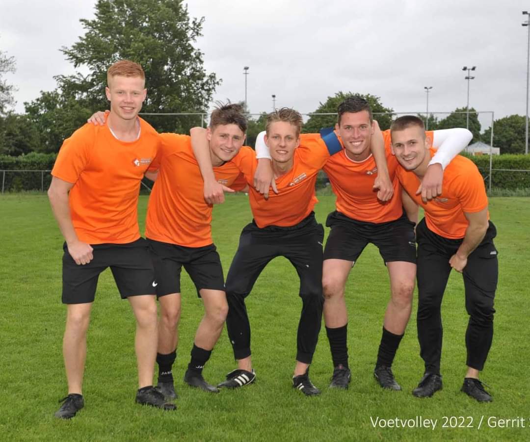 SCSPIRIT30's tweet photo. Zal hij d'r ook weer bij zijn?
π΅βͺπ΄
*Nog 1 plek vrij bij de Herenteams. Wie pakt die laatste plek?
*Bij de Dames nog 2 plekken vrij. Laat die kans niet voorbij gaan.
Geef je team met 'n ludieke naam dus snel op bij Daan & Huub de Boer via 'n app naar 06-18994746. #topeditie https://t.co/djb1pl56jQ