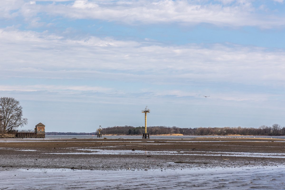 ClimateSt's tweet photo. .@DRBC1961's #AmyShallcross: "We’re looking at #SeaLevelRise and #ClimateChange to figure out, do we need to change … the drought management plan to help everybody to get through a repeat of the #Drought of record — or worse" #DRBC
https://t.co/Q7PUHF6jQr https://t.co/iPlfLDJAyv
