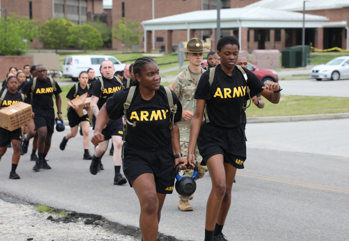fortjackson's tweet image. Here is a quick look at U.S. Army #BasicCombatTraining from across the different Battalions on #FortJackson!
#MeetYourArmy #KnowYourMil #BeAllYouCanBe #VictoryStartsHere #Army2030 
@fortjacksoncg @USACIMT @TRADOC