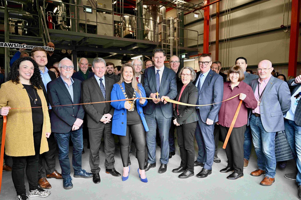 CodemaDublin's tweet photo. What a way to kick-off the #EasterWeekend! We are absolutely thrilled to have reached this milestone with the launch of the Tallaght District Heating Scheme. A major - and much needed - step forward for #lowcarbon heat in Ireland! 🙌#HeatWorks https://t.co/kO0fKZSpke