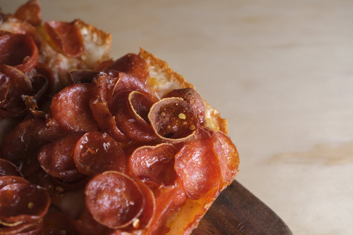 Little cups of joy aka Ill Pepperoni with an optional drizzle of house hot huney 🔥⁦<a href="/HormelPepperoni/">Hormel Pepperoni</a>⁩