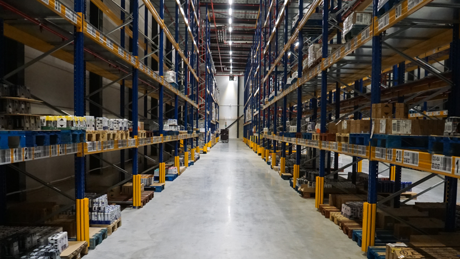 ASAFE_CANADA's tweet photo. Collaborating with the A-SAFE team, @Hoogvlietsuper installed a number of safety solutions at their site in Bleisjwik, South Netherlands to enhance the protection of their employees whilst also boosting efficiency.

Read more at: https://t.co/8a25XN4R5u

#CaseStudy #Hoogvliet https://t.co/cAyr9xymds