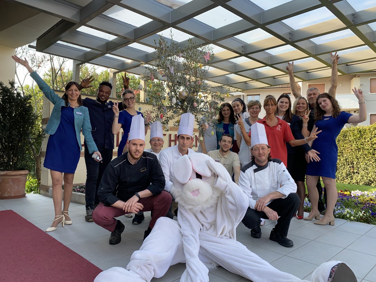 Un ospite davvero speciale è venuto a trovarci sul #LagodiGarda 🐰
Manca pochissimo a #PasquaInRelax di <a href="/HotelCaesius/">Hotel Caesius Termae & SPA Resort</a> 🍫

👇🏻👇🏻👇🏻
booking.hotelcaesiusterme.com/book/offer/det…