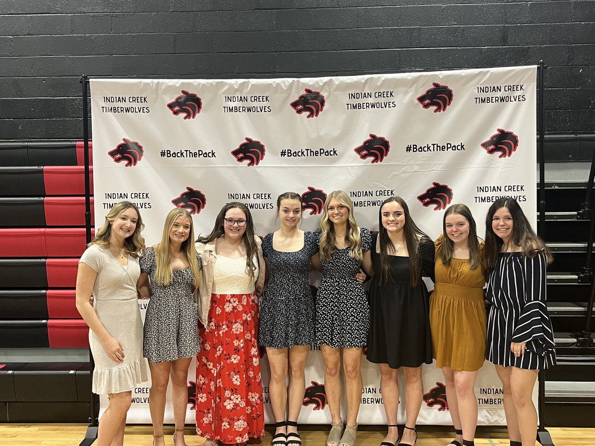 IC Softball tweet media