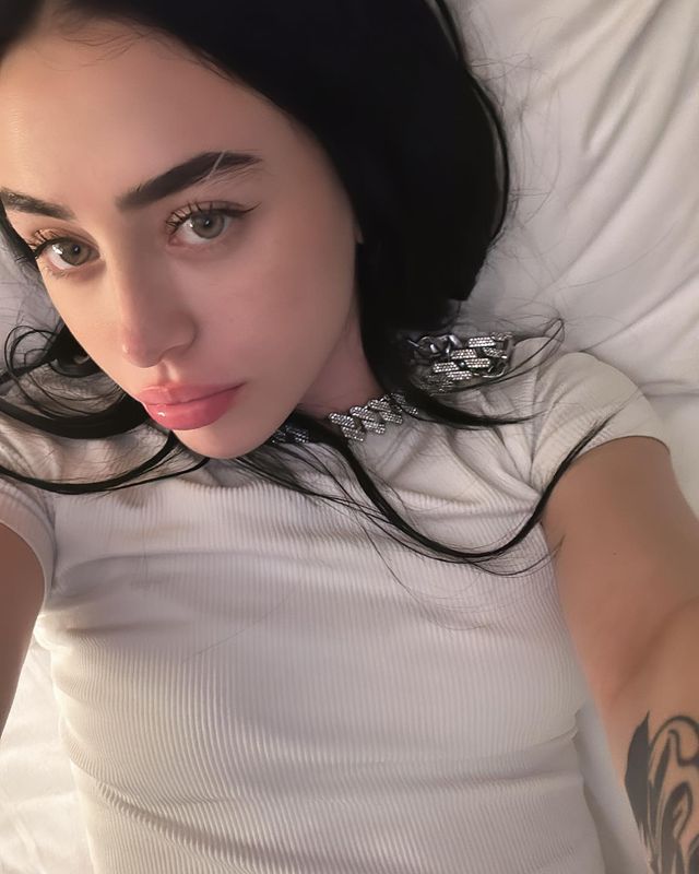 NICKI NICOLE ARGENTINA on Twitter "Nicki Nicole vía Instagram. N N De corazón a corazón. ️🩹"
