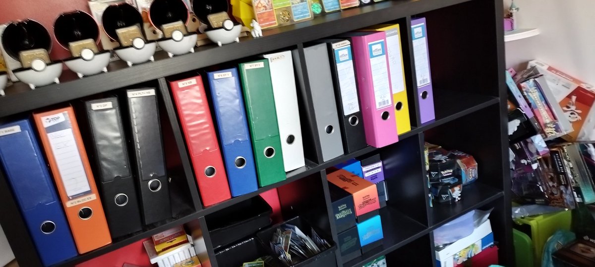 JulienleProf's tweet photo. @Trxns_mov Pas des jeux mais mes 12000 cartes... https://t.co/BvFtvsyhM9