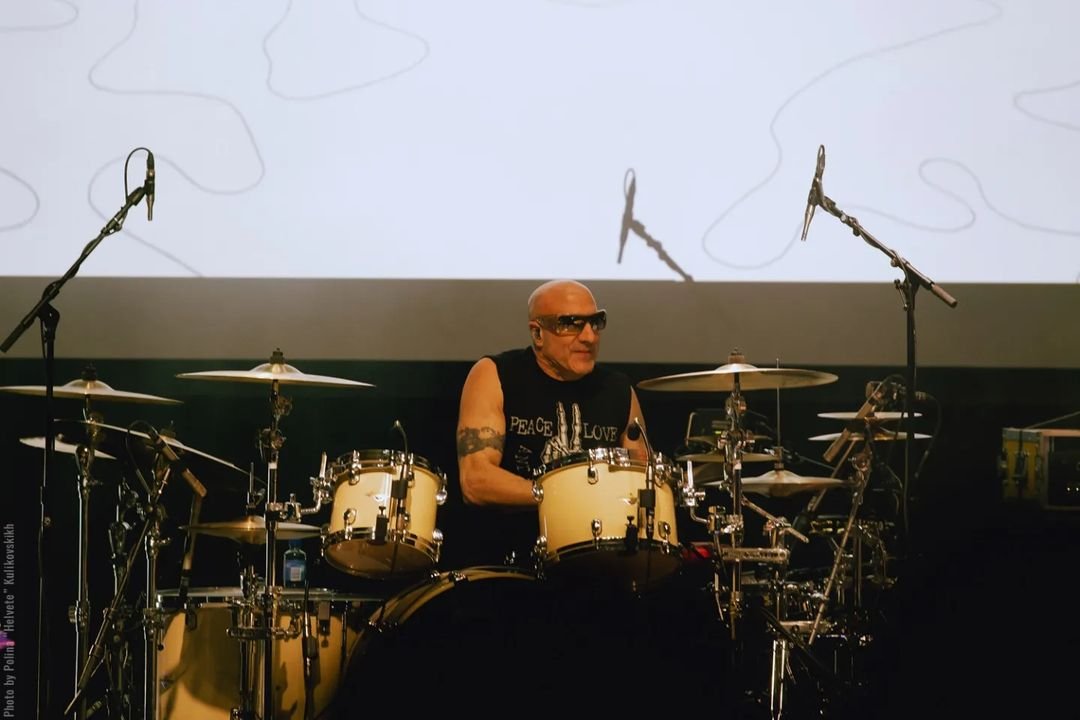 chickenfootjoe's tweet photo. The return to Europe has been electric! ⚡  From Oslo to Aarhus, thanks to everyone who has given Joe and the band a warm welcome back. See which city the #EarthTour lands in next and get your tickets: https://t.co/9T5eDGjF5C

VIP Add-Ons: https://t.co/gQBmeUIgny
📸: Polina Helvete Kulikovskikh