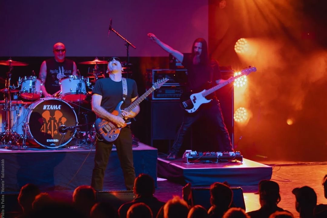 chickenfootjoe's tweet photo. The return to Europe has been electric! ⚡  From Oslo to Aarhus, thanks to everyone who has given Joe and the band a warm welcome back. See which city the #EarthTour lands in next and get your tickets: https://t.co/9T5eDGjF5C

VIP Add-Ons: https://t.co/gQBmeUIgny
📸: Polina Helvete Kulikovskikh