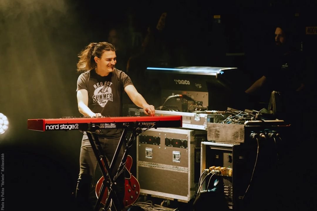 chickenfootjoe's tweet photo. The return to Europe has been electric! ⚡  From Oslo to Aarhus, thanks to everyone who has given Joe and the band a warm welcome back. See which city the #EarthTour lands in next and get your tickets: https://t.co/9T5eDGjF5C

VIP Add-Ons: https://t.co/gQBmeUIgny
📸: Polina Helvete Kulikovskikh