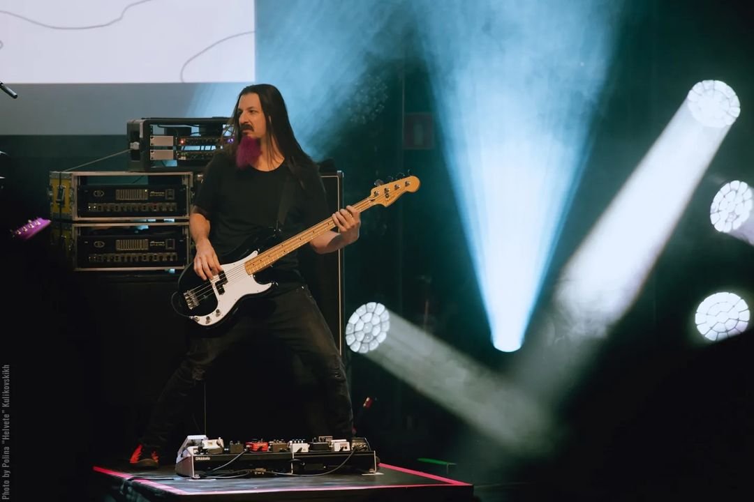 chickenfootjoe's tweet photo. The return to Europe has been electric! ⚡  From Oslo to Aarhus, thanks to everyone who has given Joe and the band a warm welcome back. See which city the #EarthTour lands in next and get your tickets: https://t.co/9T5eDGjF5C

VIP Add-Ons: https://t.co/gQBmeUIgny
📸: Polina Helvete Kulikovskikh