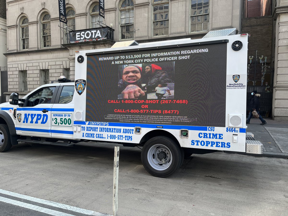 _elkue's tweet photo. Jamaica Ave is quiet so far this morning after a police officer was shot last night attempting to arrest someone. Cops are investigating and plastering the image of the alleged shooter down the ave https://t.co/eHWO3qIf7C