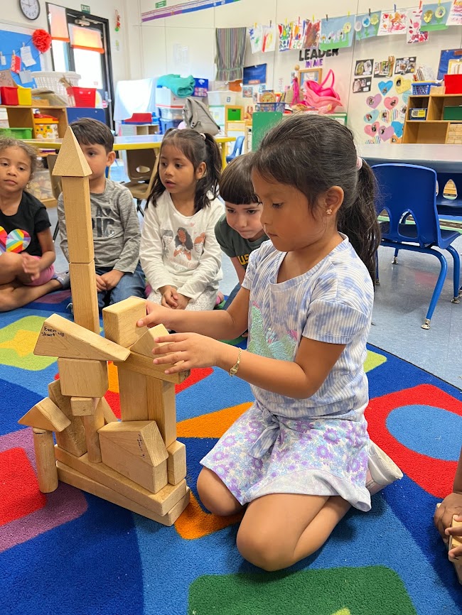 Sherri88198778's tweet photo. Working Together Wednesday!  Andrews Pre-K practiced Leader In Me Habit 6 Together is Better!!!

@rhandrewselem @ABSSPublic
#TINYKIDSBIGFUTURE #ALAMANCEWOYC #WOYC23 #InvestinECE https://t.co/JEcH5duYeO