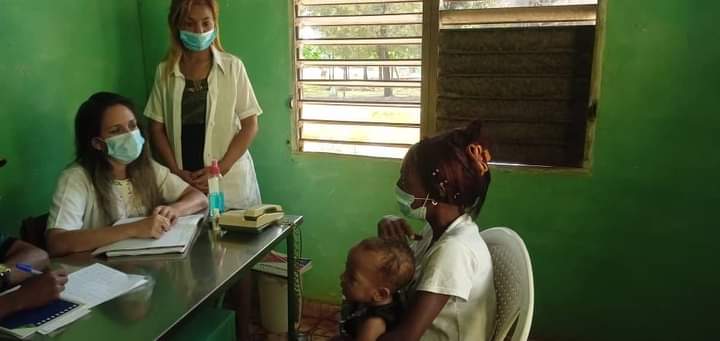 Continúan en #Moa jornadas de promoción de salud en las comunidades sobre la lactancia materna y accidentes en el hogar. El Programa de Atención Materno Infantil es prioridad. #CubaPorLaVida #MejorEsPosible <a href="/telecristaltv/">telecristal</a> <a href="/MINSAPCuba/">Ministerio de Salud Pública de Cuba</a>